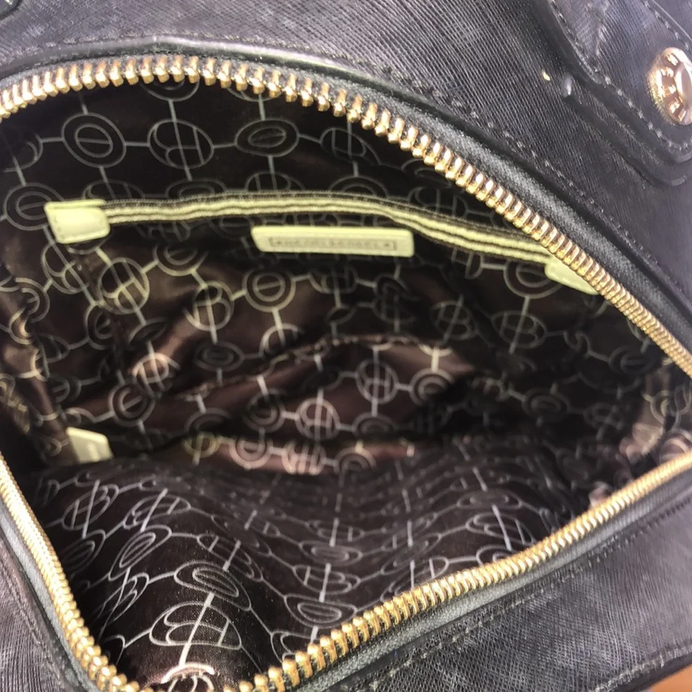 ๐นHenri Bendel Backpack - Picture 6 of 8